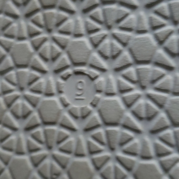 White Shade & Shore Sandals - Picture 4 of 4